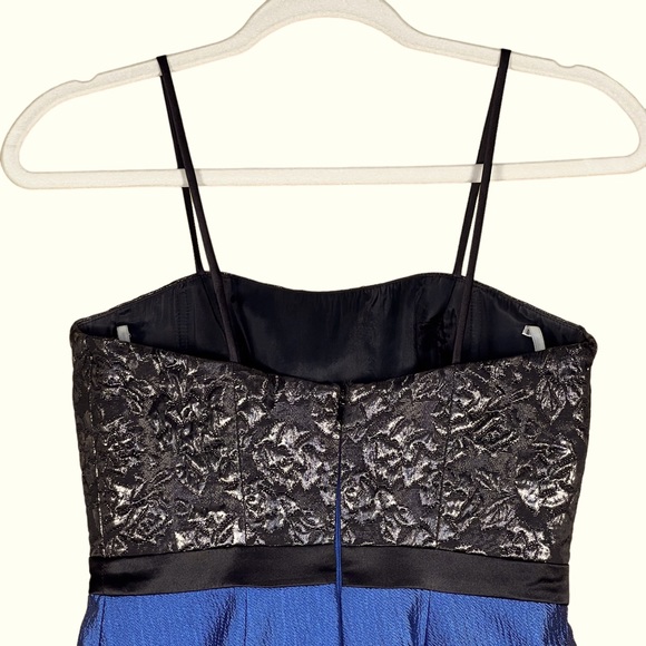 Kay Unger Women’s Silk Blend Textured Cocktail Dress With Spaghetti Straps 2 EUC - Picture 7 of 14